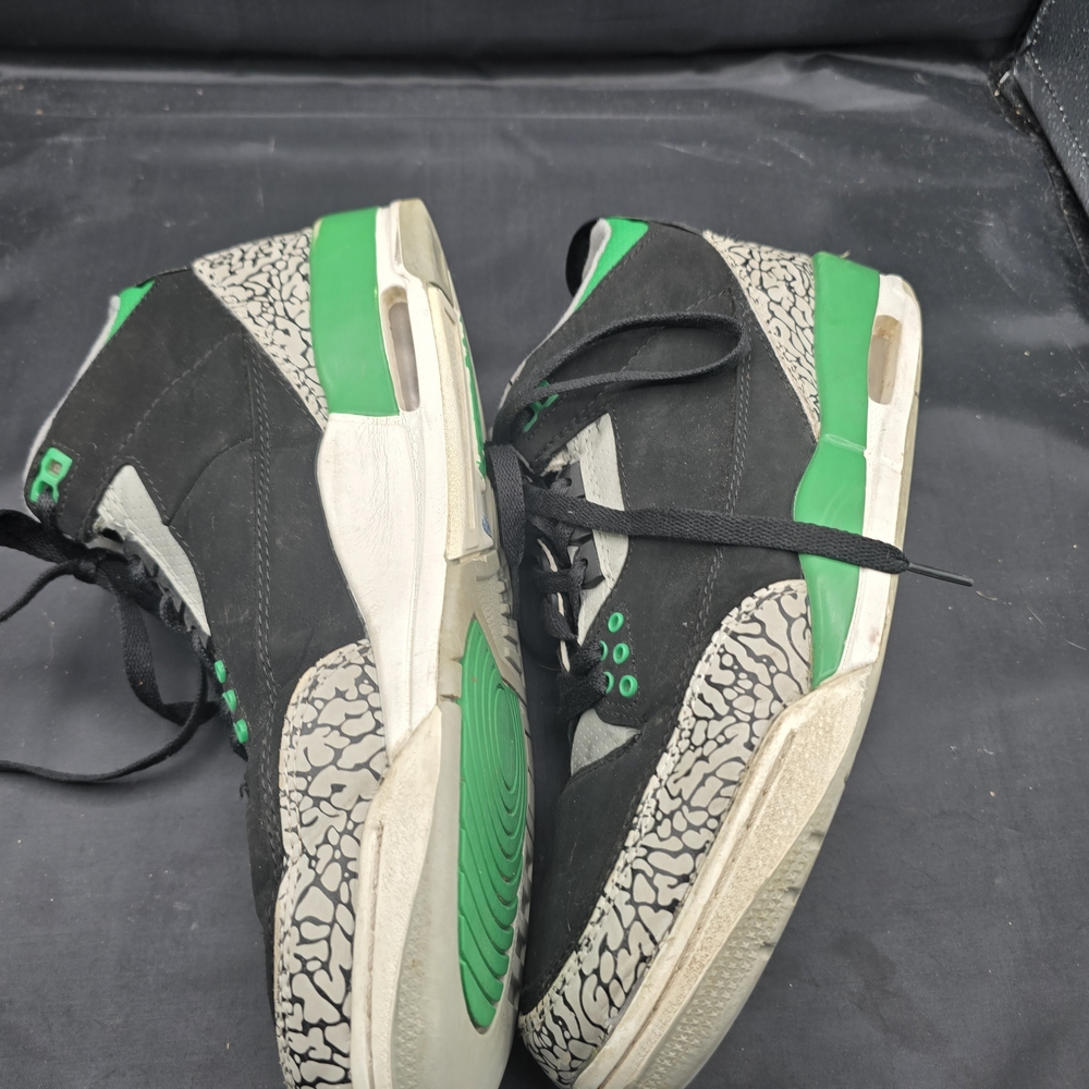Nike Black and‎ Green Athletic Shoes